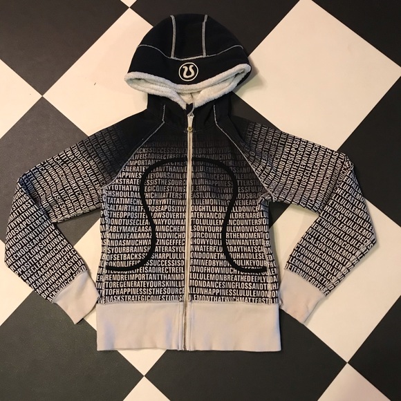 ✨Special Edition Rare✨2 in 1 Manifesto Fuzzy Hood - Picture 2 of 8